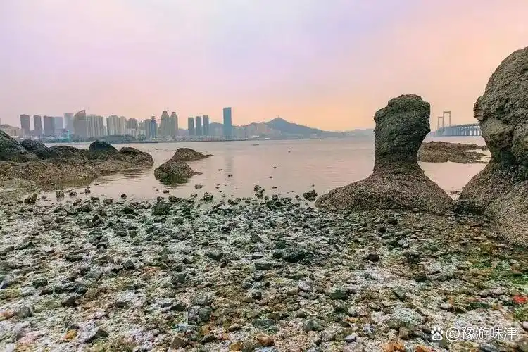 大连黑石礁地质公园_黑石礁海蚀地貌旅游_大连黑石礁