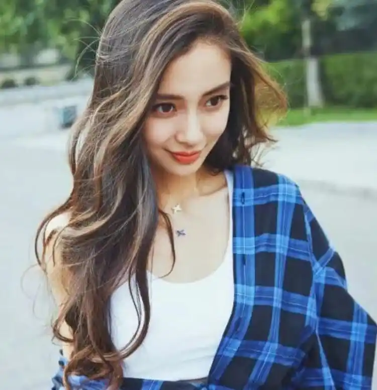 胖脸女生发型选择技巧_改良梨花头修饰脸型_宽脸女生适合的发型