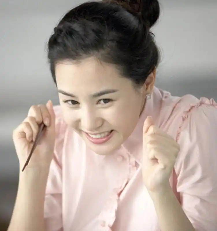 改良梨花头修饰脸型_胖脸女生发型选择技巧_宽脸女生适合的发型