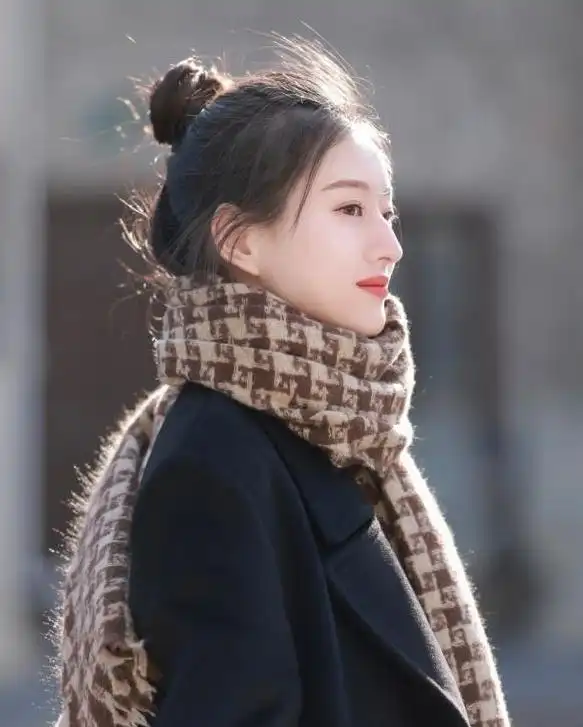 秋冬发型设计_宽脸女生适合的发型_脸型选择发型